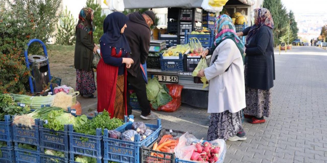 Fırın ve seyyar manavla hayat kolaylaşıyor: İhtiyaçlar kapılarına geliyor