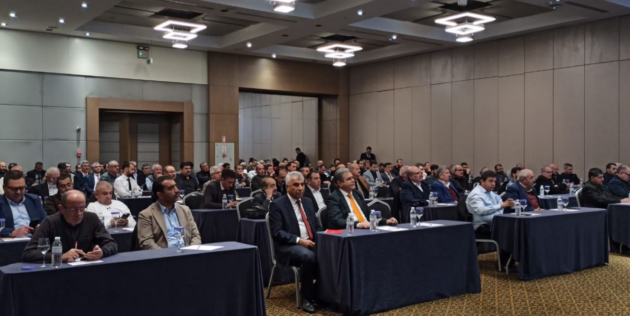 Erkeklere kadınların güçlenmesi anlatıldı