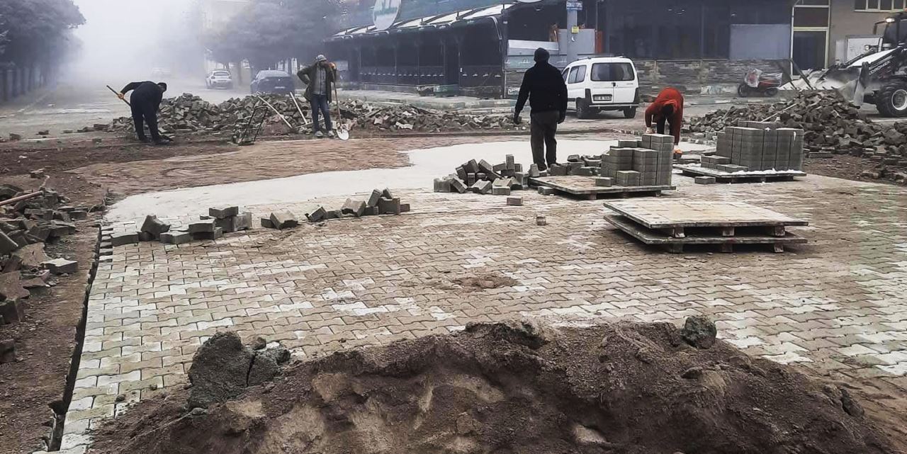 Kulu'da kaldırım çalışmaları sürüyor