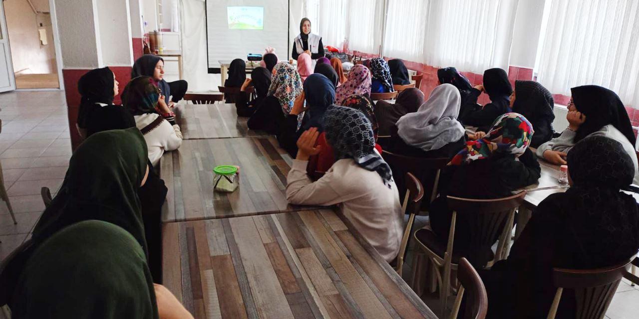 Kuran Kursu öğrencilerine çevre bilinci anlatıldı
