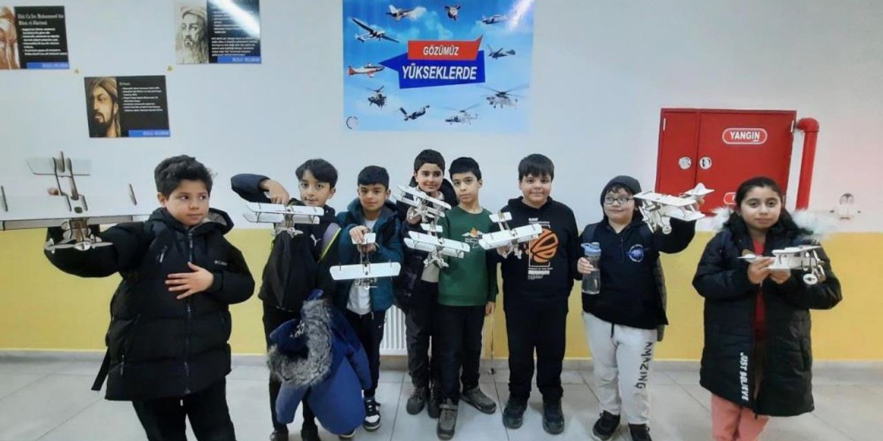 Kulu'da Dünya Sivil Havacılık Günü Coşkusu Öğrencilerle Kutlandı