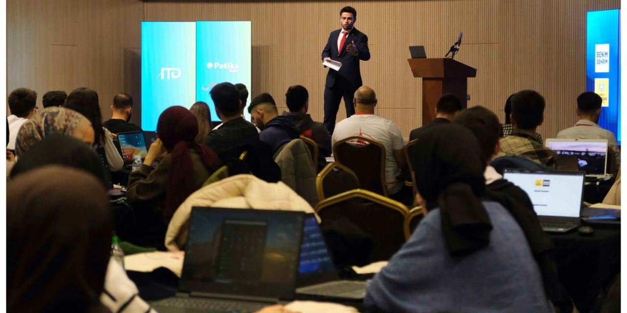 Konya Bilim Merkezi'nde 'Internet Computer ve Smart Contract' Eğitimi Düzenlendi