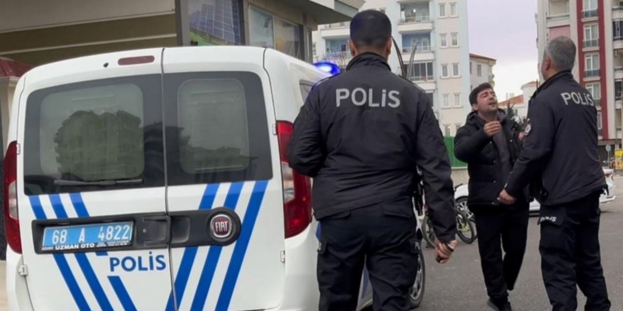 Gözaltına alınan şahıs, polis memuruna