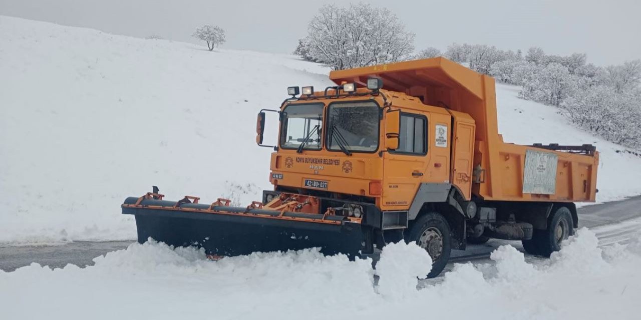 Büyükşehir 31 ilçede kar mesaisinde