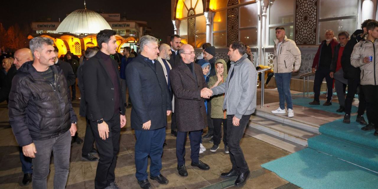 Başkan Pekyatırmacı kandil bereketini paylaştı