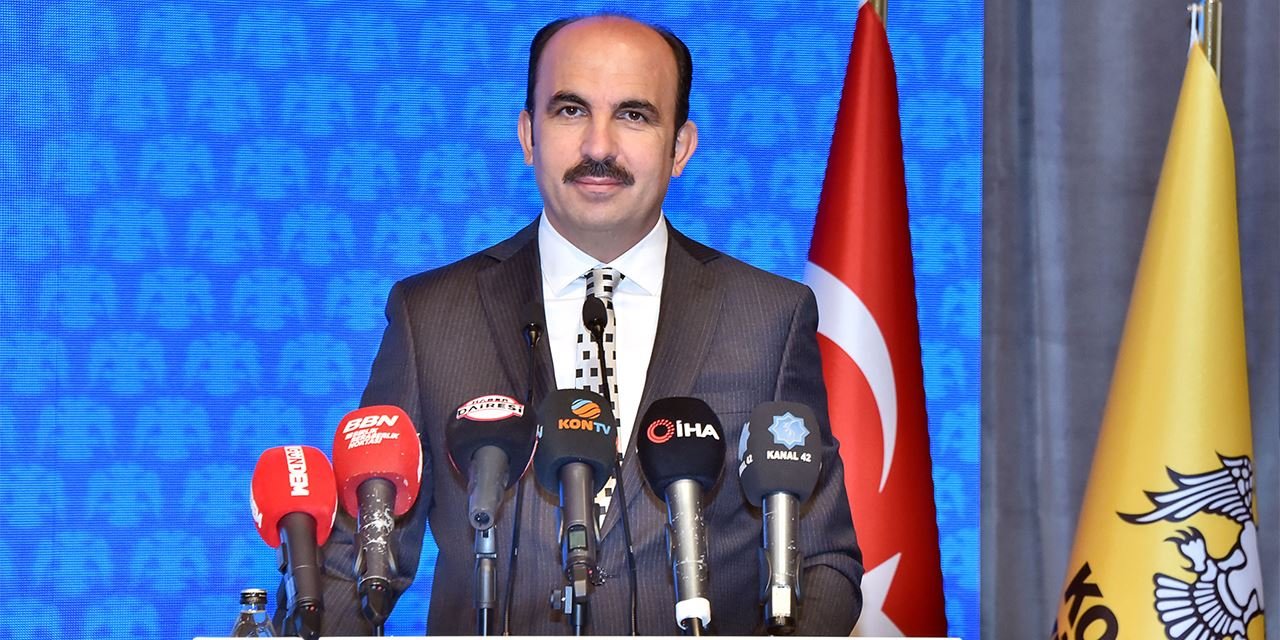 Başkan Altay'dan gazetecilere anlamlı kutlama