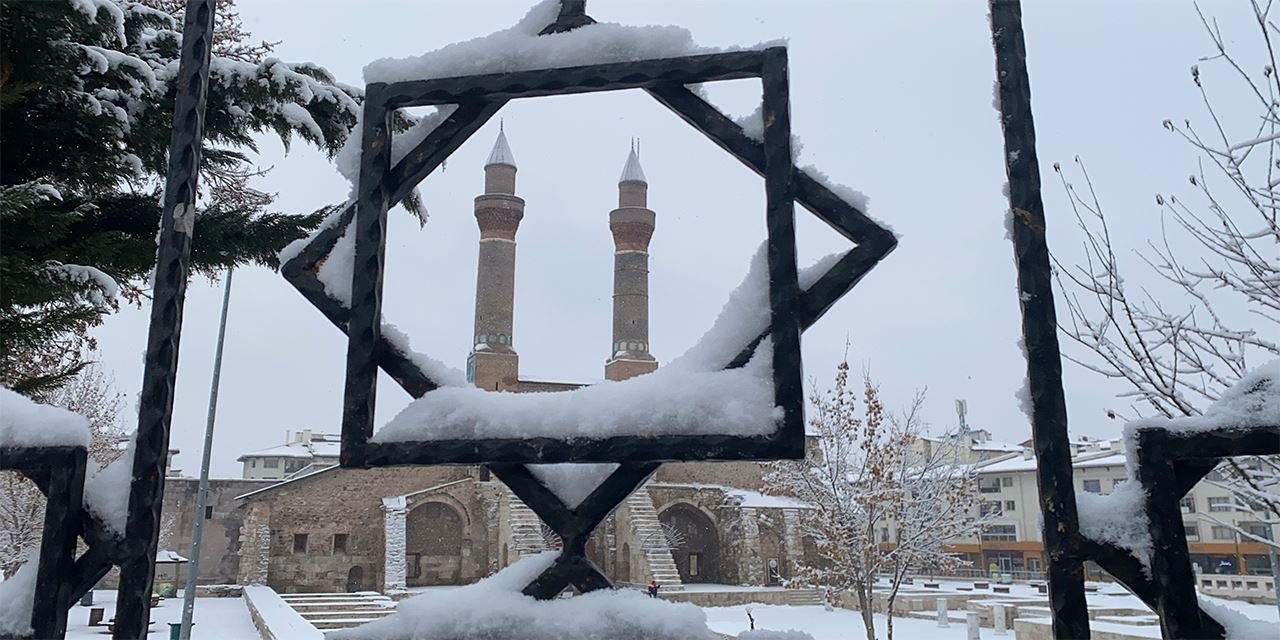 Yılbaşında beklenen kar, bu şehre ocak sonunda yağdı
