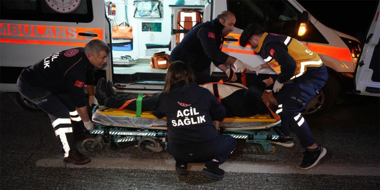 Kazaya giden sağlıkçılara araç çarptı: 10 Yaralı