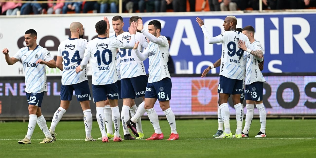 Fenerbahçe, Alanyaspor deplasmanında tarihi anlar yaşadı