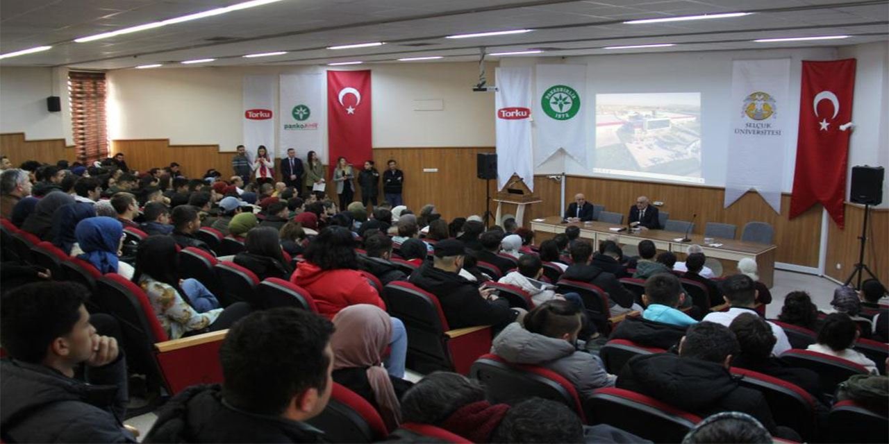 Erkoyuncu, Ziraat Fakültesi'nde öğrencilerle buluştu