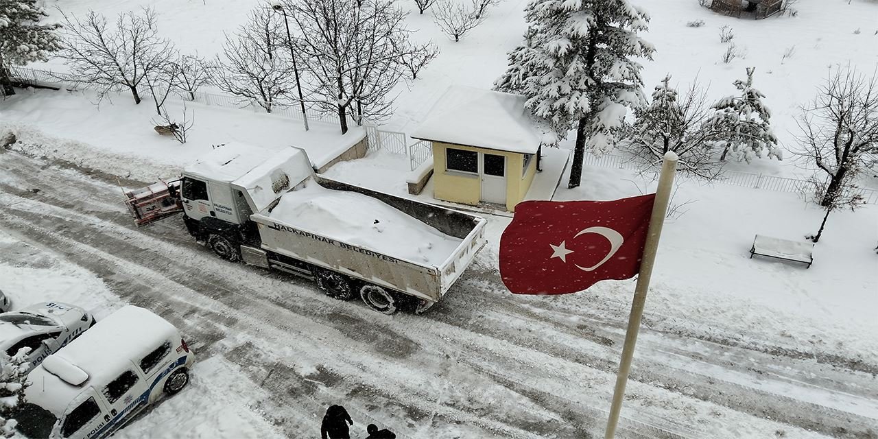 Halkapınar Belediyesi'nden karla mücadele mesaisi