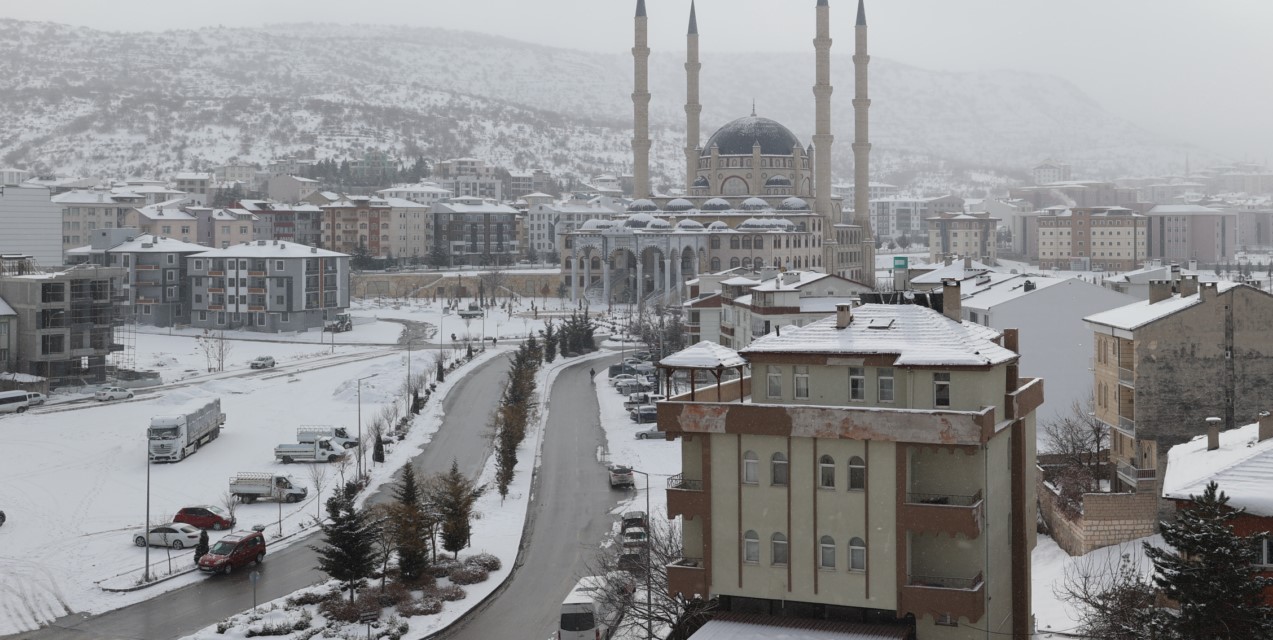 Nevşehir’de kar yağışı hayatı olumsuz etkiledi