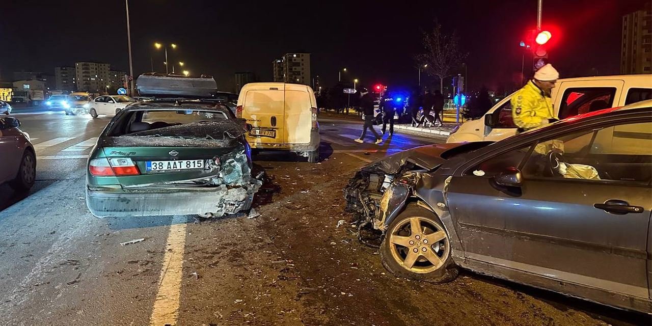 Zincirleme kazada 1 kişi yaralandı
