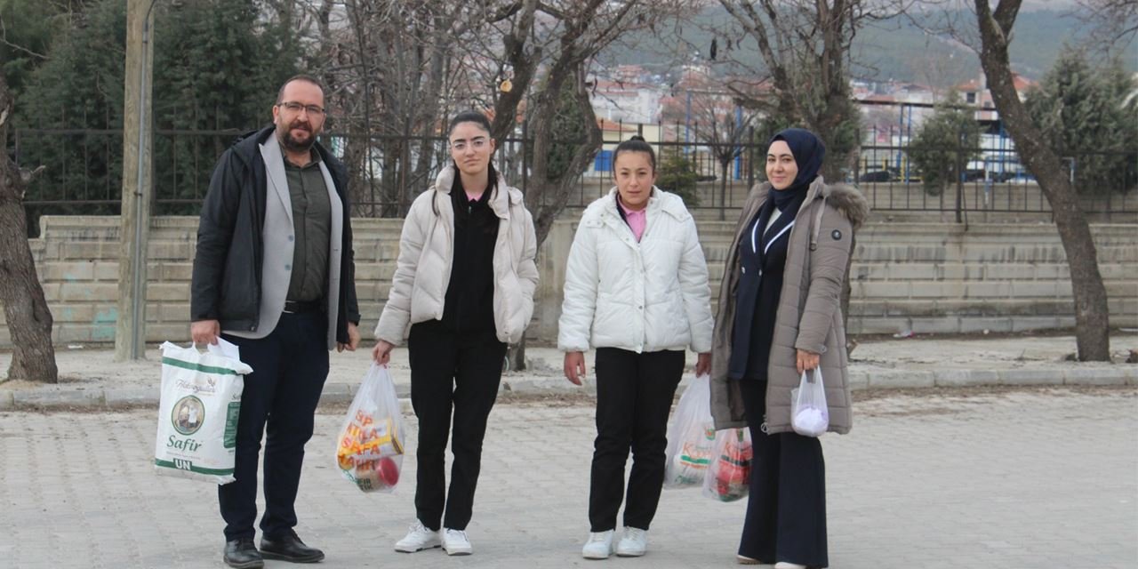 Yunak'ta öğrenciler