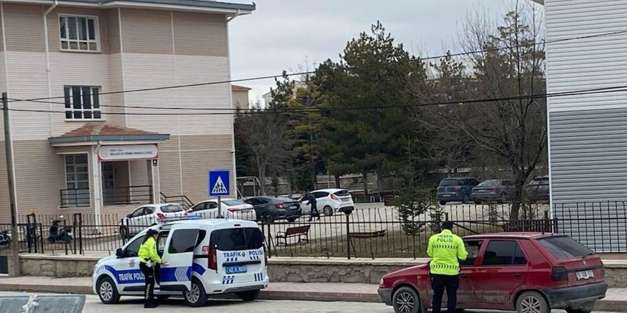 Kulu'da okul çevrelerinde denetimler devam ediyor