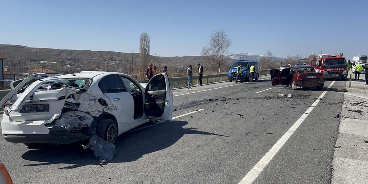 Yozgat’ta feci kaza: Otomobiller çarpıştı, 3’ü ağır 6 yaralı