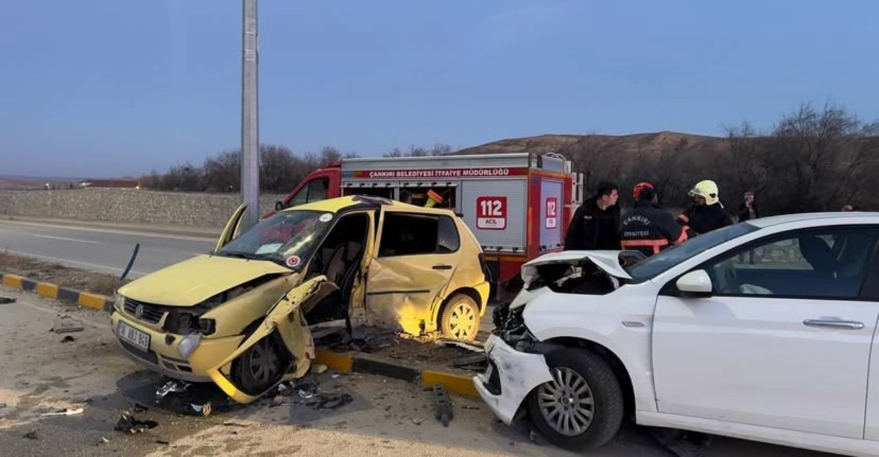 Feci kazada otomobiller çarpıştı: 6 kişi yaralandı