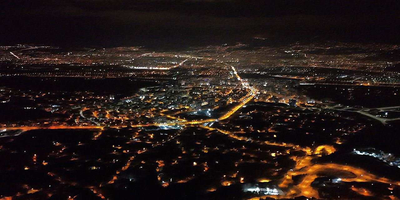 Kayseri’nin gece manzarası ışıltısıyla büyülüyor