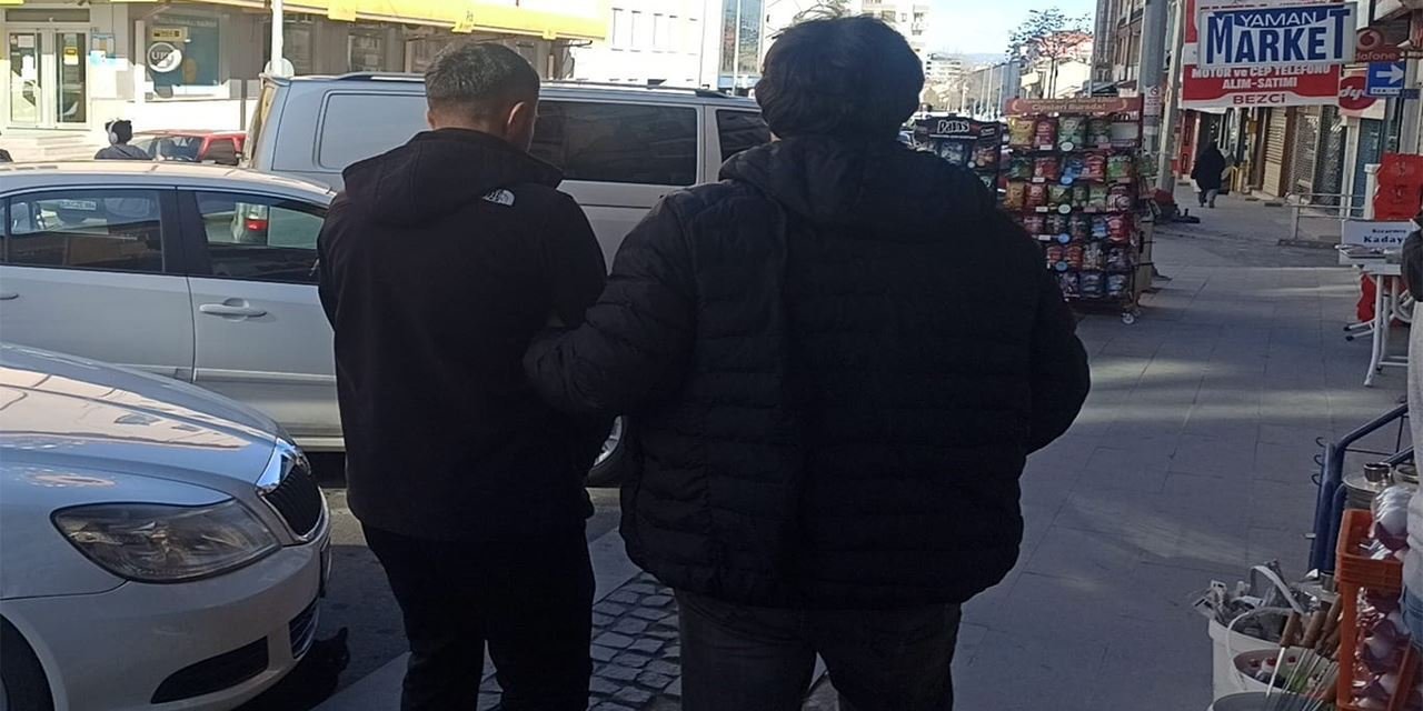 Polisten kaçamadı: Uyuşturucu ile kıskıvrak yakalandı