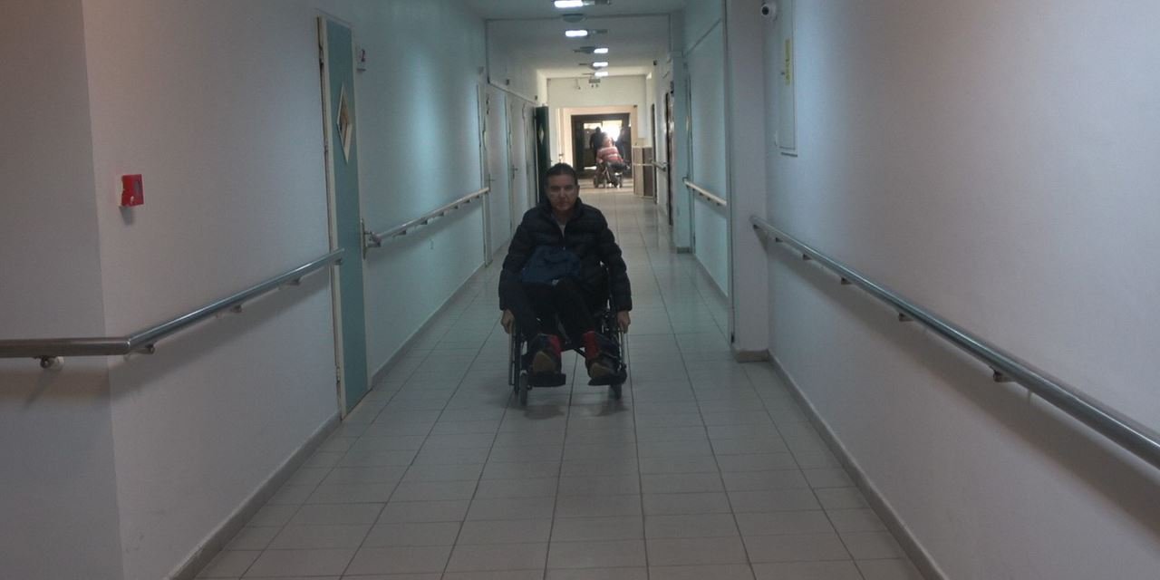 Spor sonrası uyuyup felç kalan iş adamı, yeniden yürümek için gün sayıyor