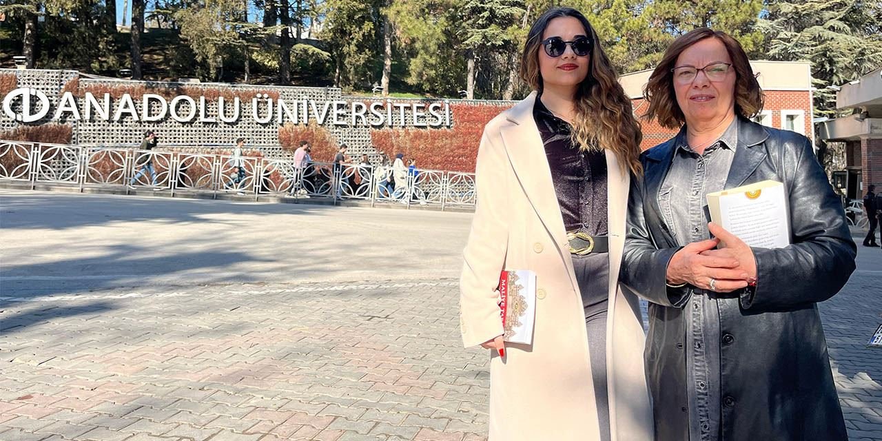 40 yıl sonra kızıyla birlikte üniversite öğrencisi oldu