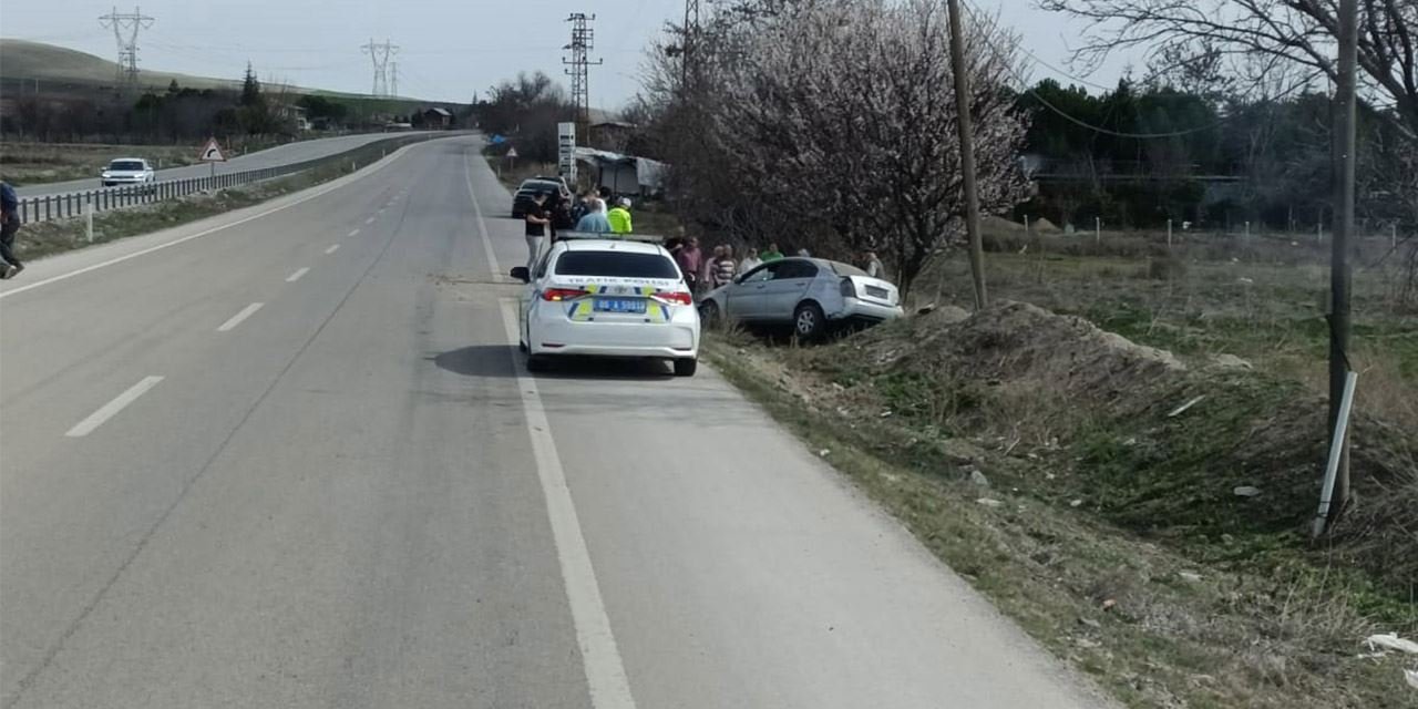 Ankara’da kontrolden çıkan araç şarampole yuvarlandı: 3 kişi yaralandı