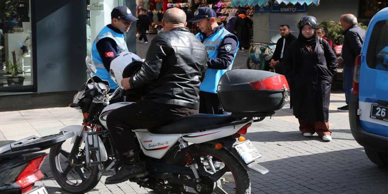 Büyükşehir zabıtasından yaya yollarına sıkı denetim