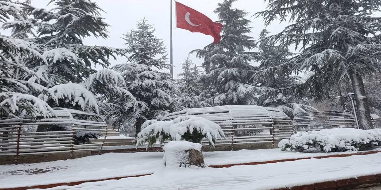 Konya’da kar ve tipi etkili oluyor! Emniyet teyakkuzda