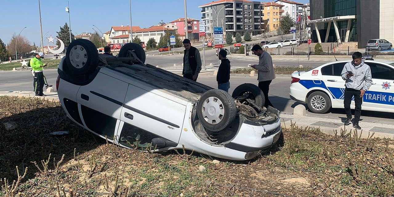 Karaman’da otomobil takla attı, sürücü yaralandı