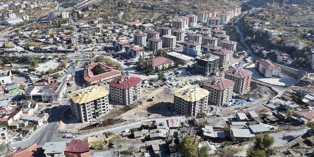 4 blok konut ve ticaret merkezi için 9 firma yarıştı