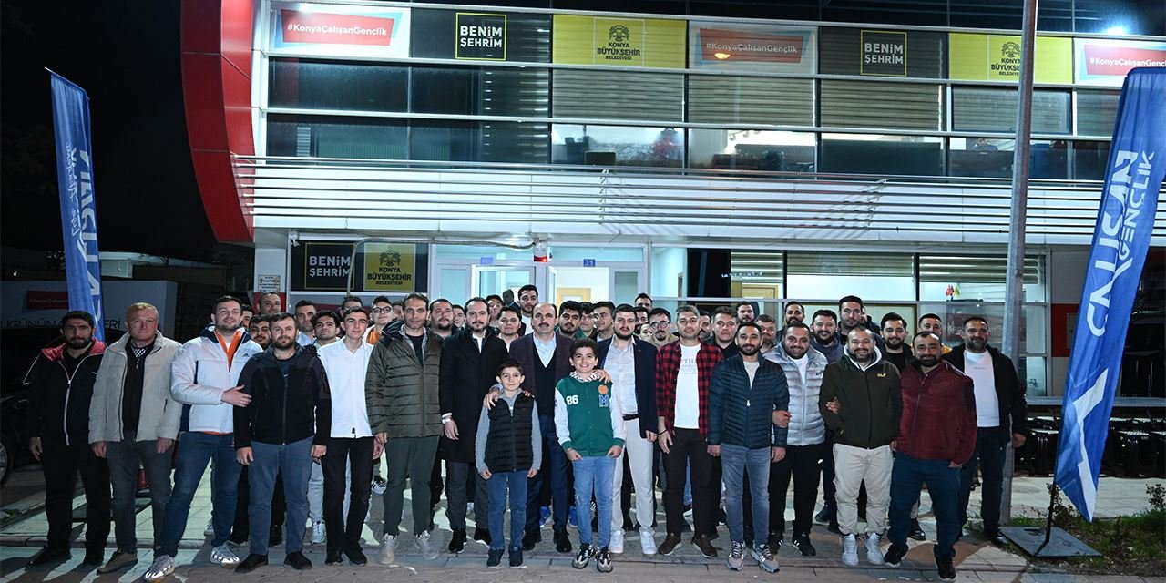 Başkan Altay, Gençlik Meclisi üyeleriyle sahurda buluştu