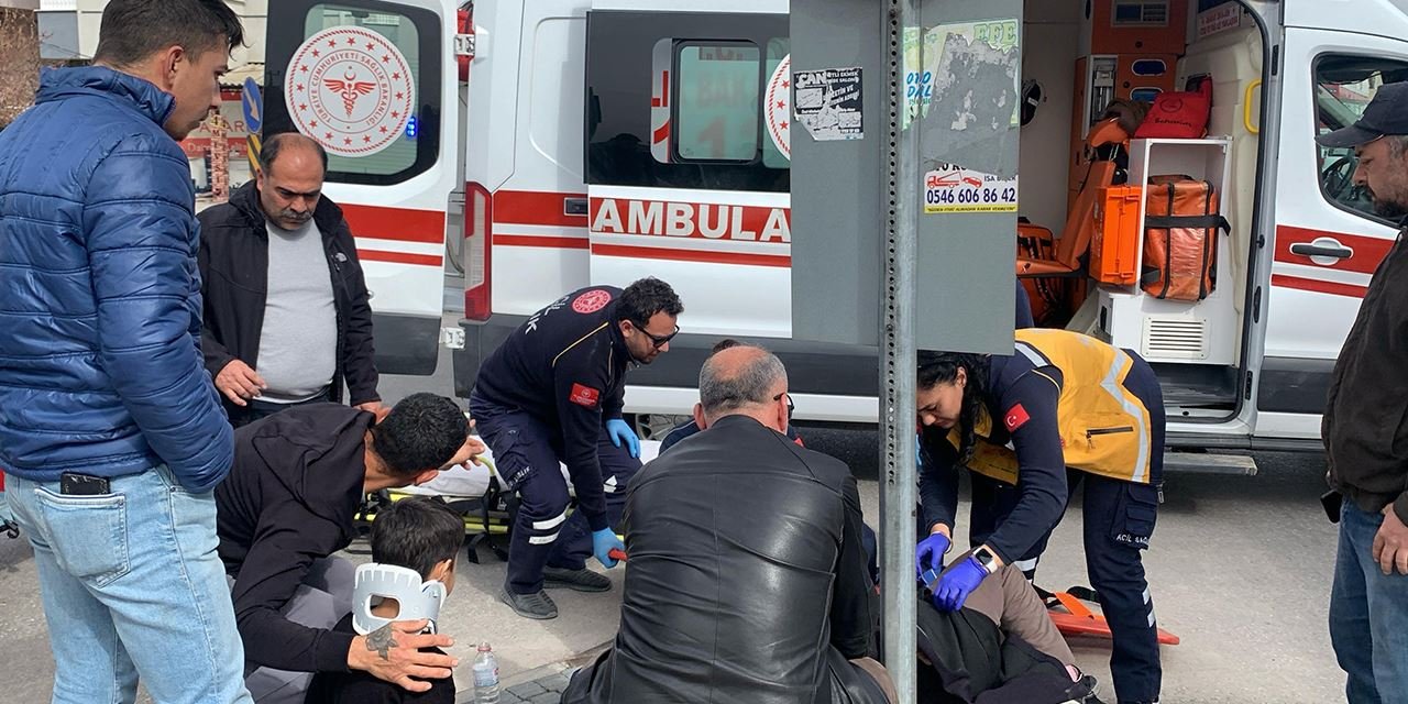 Karaman'da motosiklet ile bisiklet çarpıştı: 3 kişi yaralandı