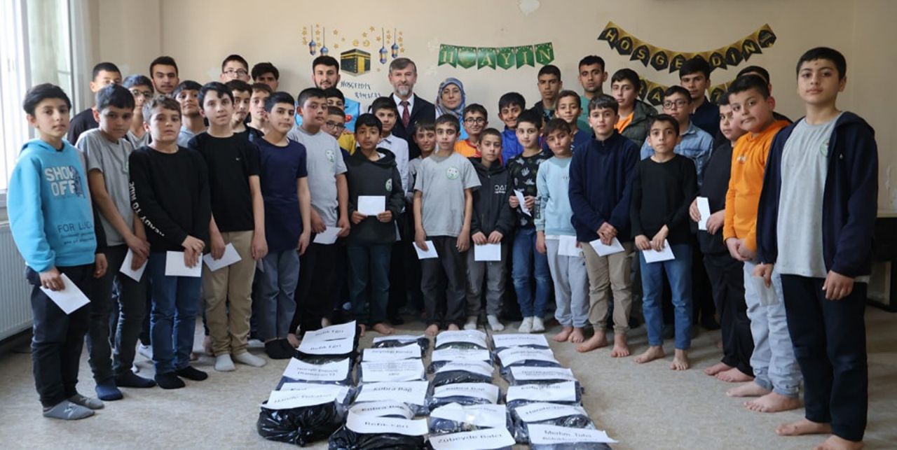 Konya, Hatay’daki yetimlerin yüzünü güldürdü