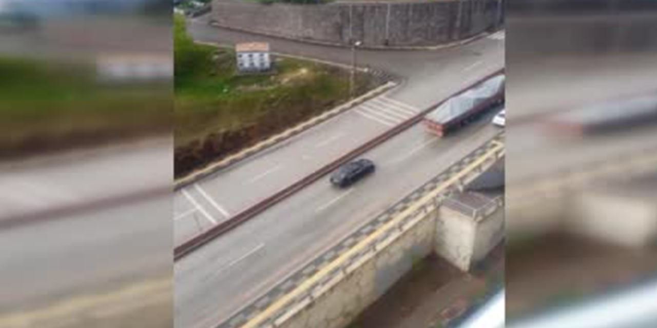 Ankara’da rampayı çıkamayan tır trafiği tehlikeye attı