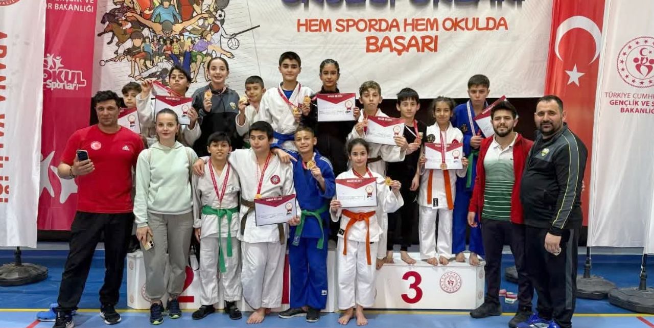 Minikler 14 madalya aldı