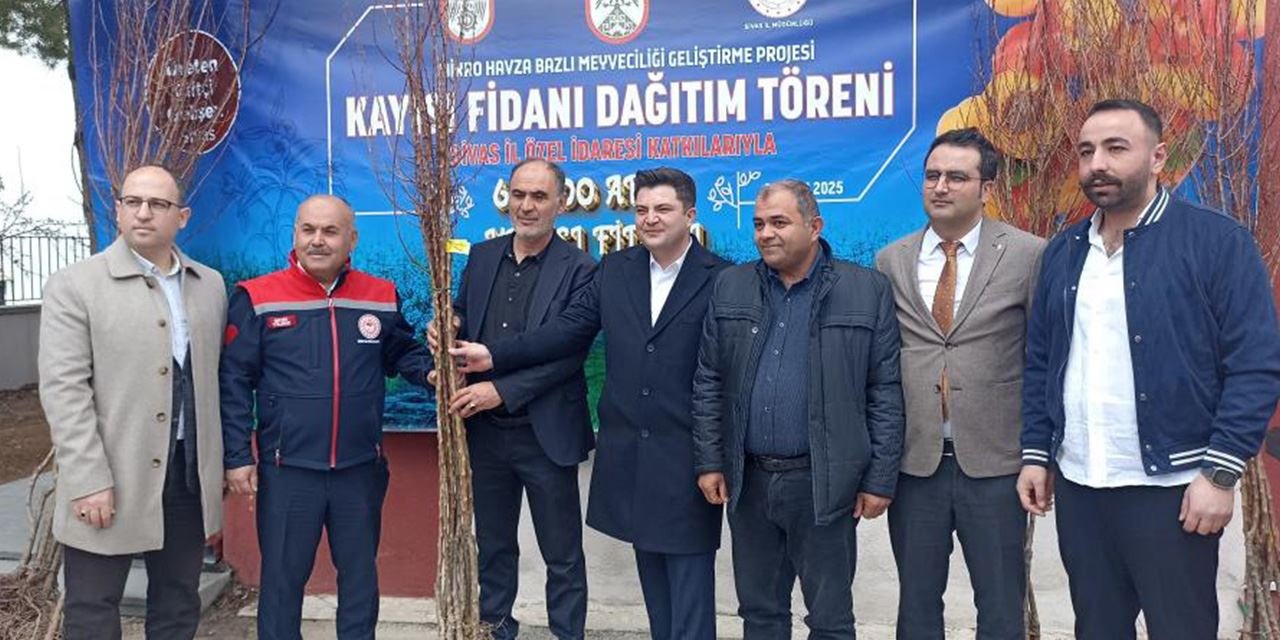 Bereketli topraklara 50 bin kayısı fidanı dikildi