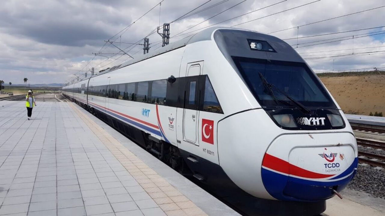 3 milyon kişi demiryolunu seçti