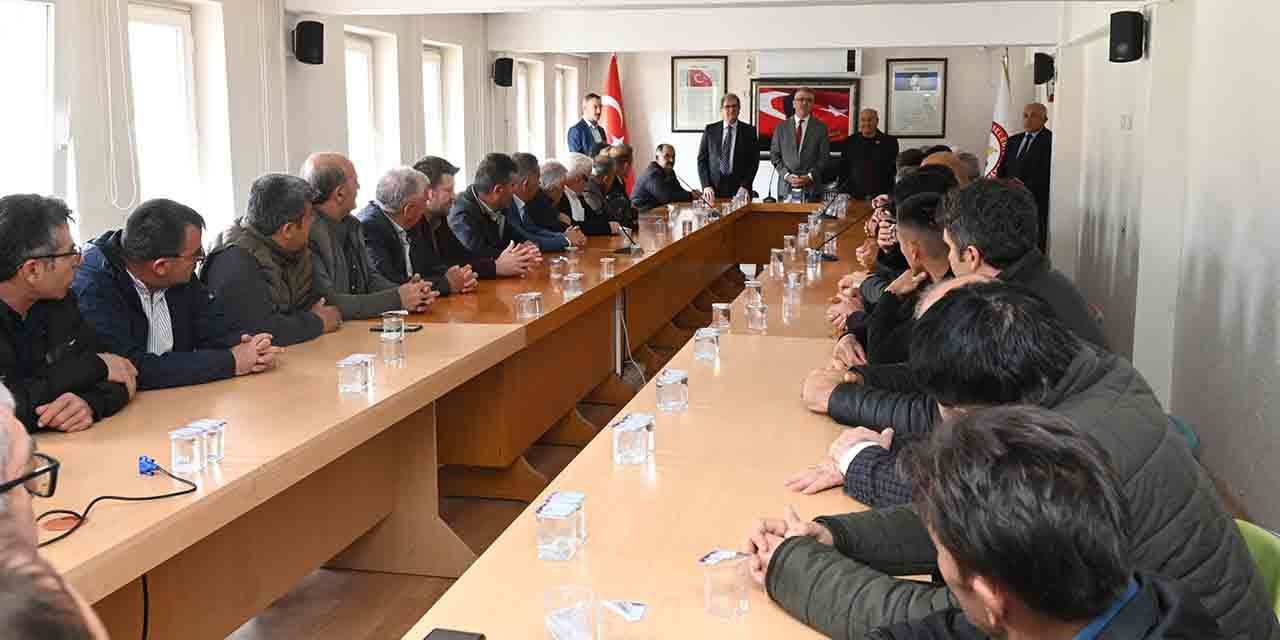 Ustaoğlu, muhtarlarla istişare toplantısında buluştu