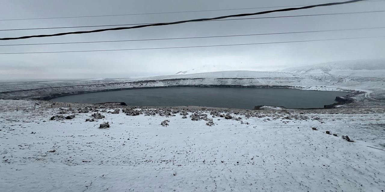 Nisan karı, Acıgöl’ü kartpostallık görüntülerle süsledi