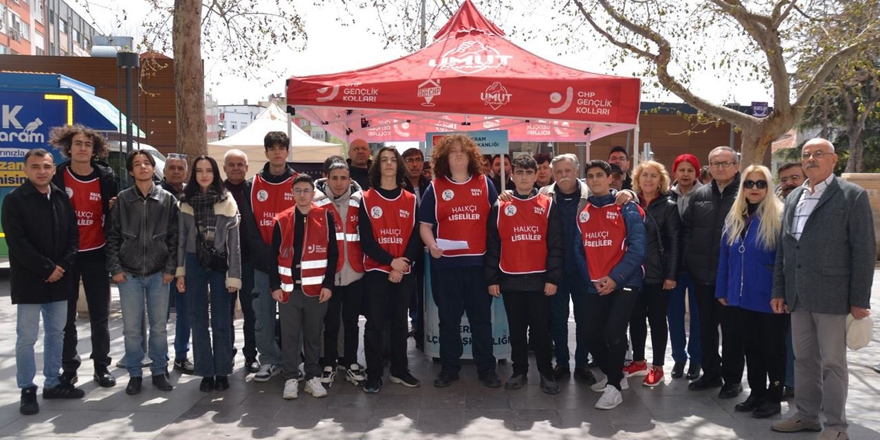 Halkçı Liseliler’den kadro tepkisi: Öğretmenlerine sahip çıktılar