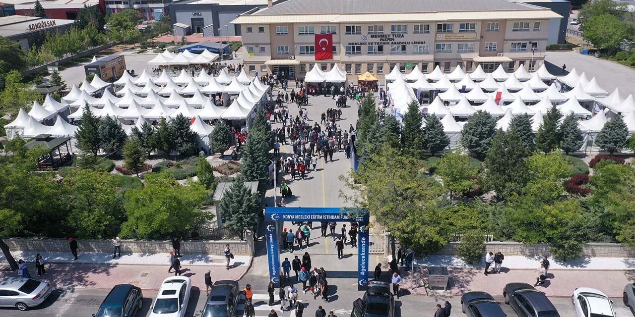 Bu fuarın arkasında 'İş' var