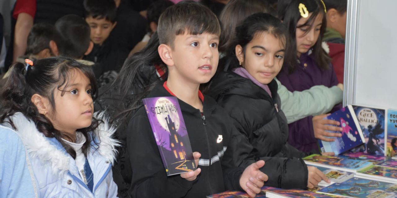 Karapınar'da kitap günlerine yoğun ilgi