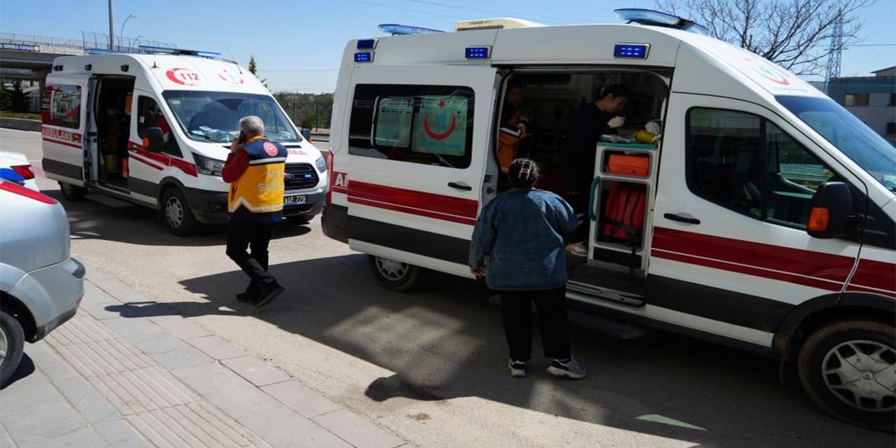 Kırıkkale’de zincirleme kaza: Anne ve 3 çocuğu hastaneye kaldırıldı