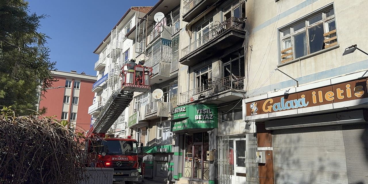 4 katlı bina yangına teslim