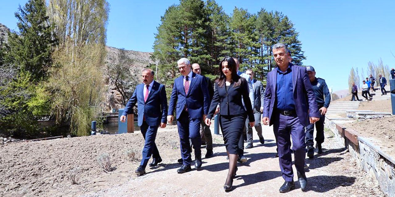 Vali Akın UNESCO’nun miras listesindeki anıtı inceledi