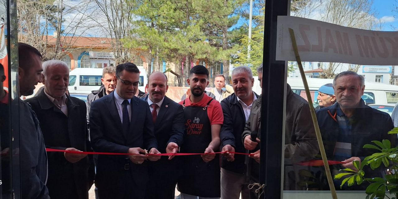 Saray Döner yeni yerinde hizmette