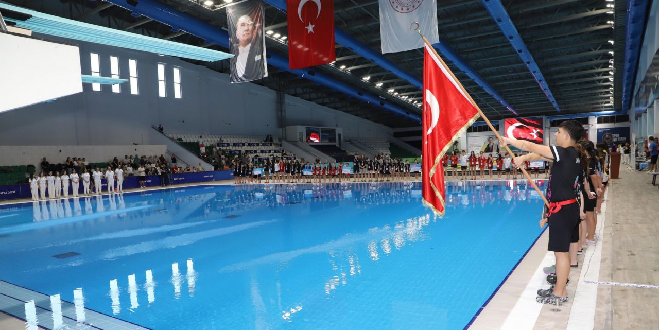 8 ilden 98 sporcu Konya'da atlıyor