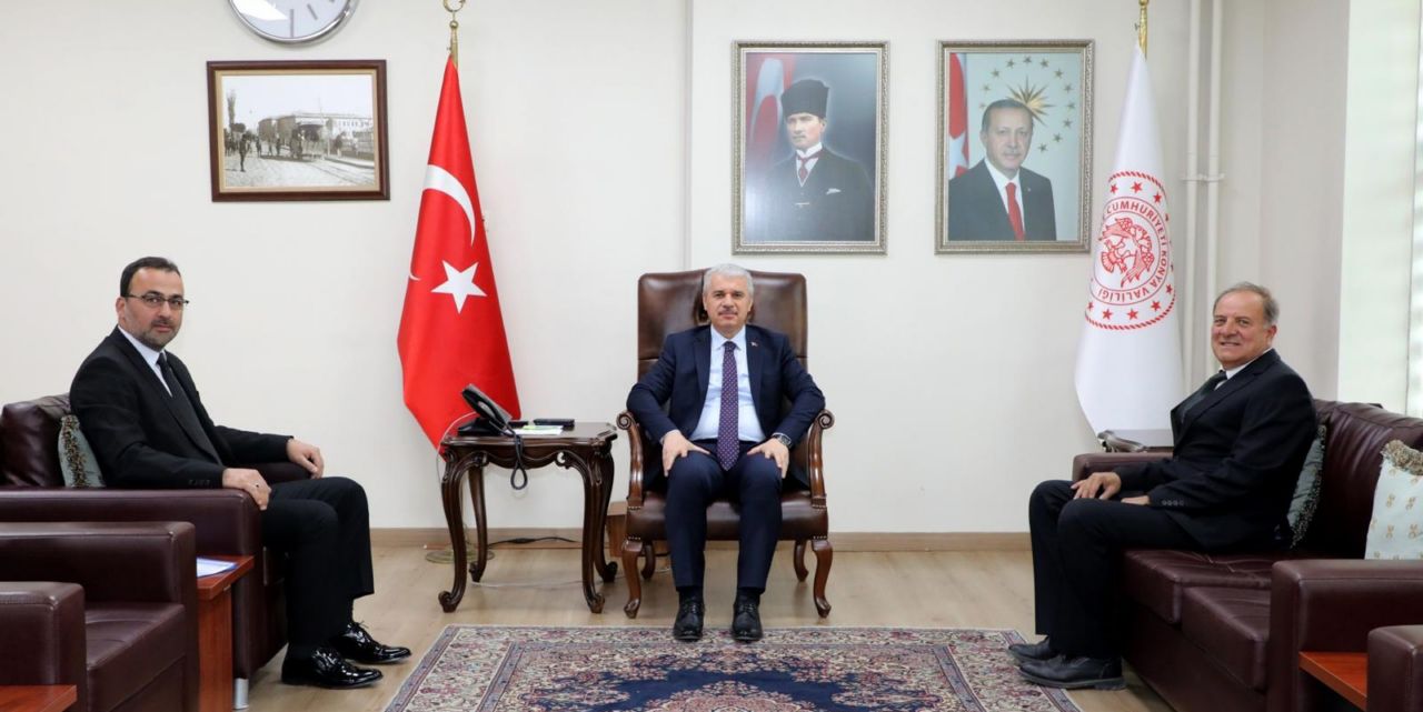 Ak Parti Sarayönü İlçe Teşkilatından Vali Akın’a ziyaret