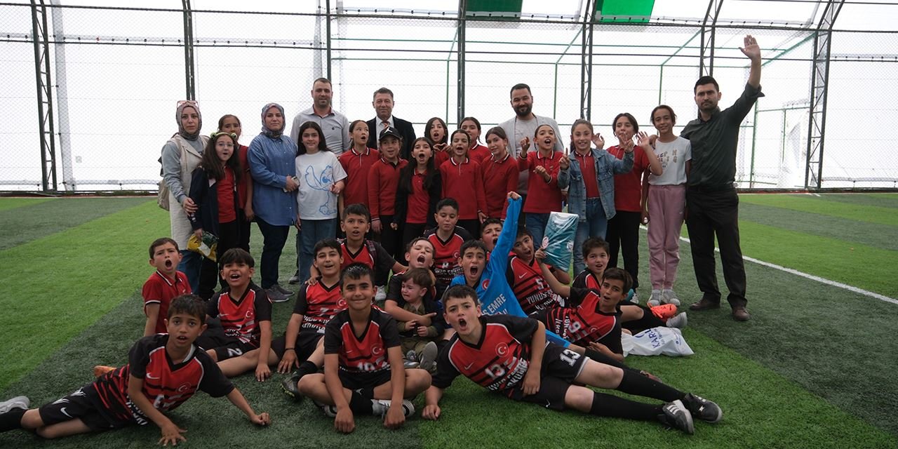 Karapınar’da heyecan dolu halı saha turnuvası düzenlendi