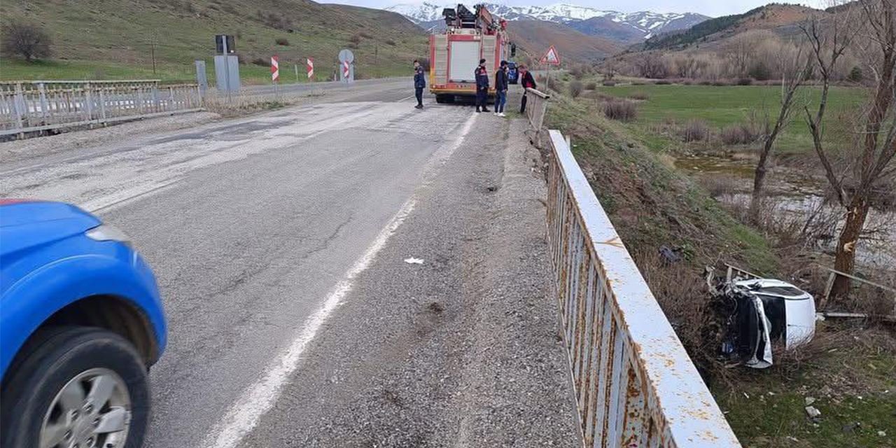 Köprüden uçan otomobilde can pazarı: 2 kişi yaralandı